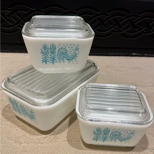 Vintage Pyrex Amish Butterprint Glass Refrigerator Containers with Lids